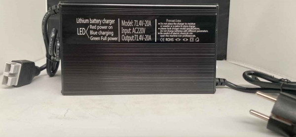 Ladegerät 20 Ampere Lithium-Akku 60 Volt