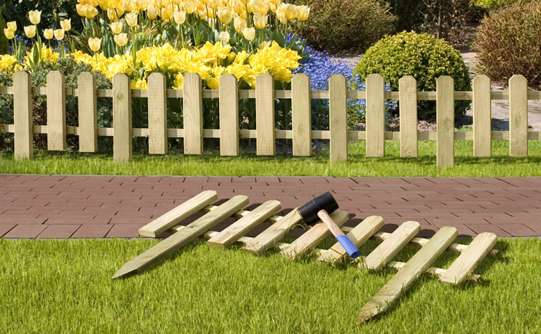 Steckzaun für den Garten Zaun 