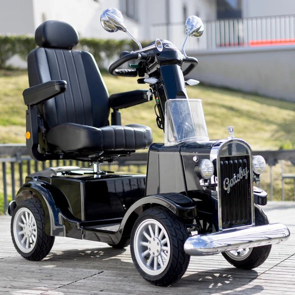 Gatsby vom Ford Modell T inspiriert Elektromobil schwarz